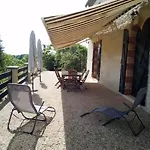 Chambre D'hotes L'hermione Bed & Breakfast 3*